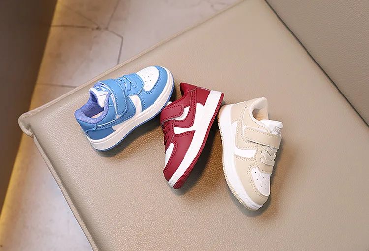 Children's Sports Shoes Low-Top Soft Bottom Color Blocking Board Shoes Boys and Girls Fashionable Hundred Non-slip Casual Shoes