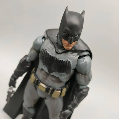 DCC Collectibles DawnofJustice BVS Bat-Hero 6" Figura de Ação Avulsa