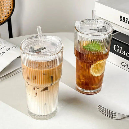 Copo de Café de Vidro Listrado 600ML com Tampa e Canudo Copos Transparentes para Suco Leite Chá Canecas de Café Gelado Utensílios para Beber