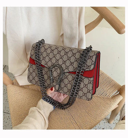 Women Stylish Retro Print Shoulder Crossbody Bag Fashionable Chain Underarm Purse Medium Hardness Polyester Lining