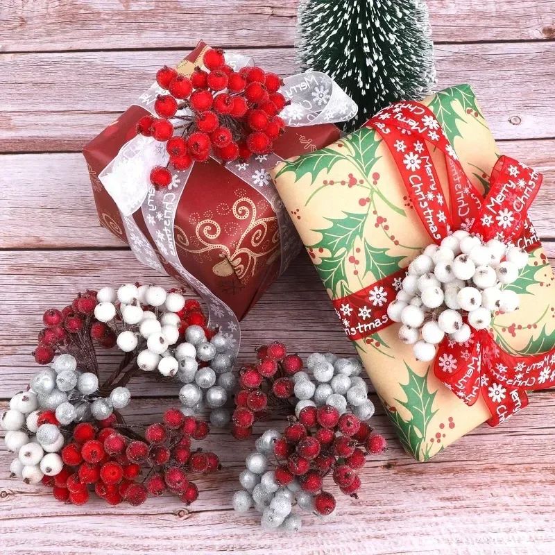 Wholesale Artificial Frosted Berry Mini Double Head Christmas Holly Red Gold Silver Berries Flowers Wreath Xmas Party Decoration