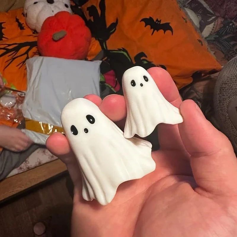 Estátua fofa de fantasma com dedo do meio, estatuetas assustadoras de fantasmas, decorações de casa para feriados, decorações de Halloween? Pequena mini decoração