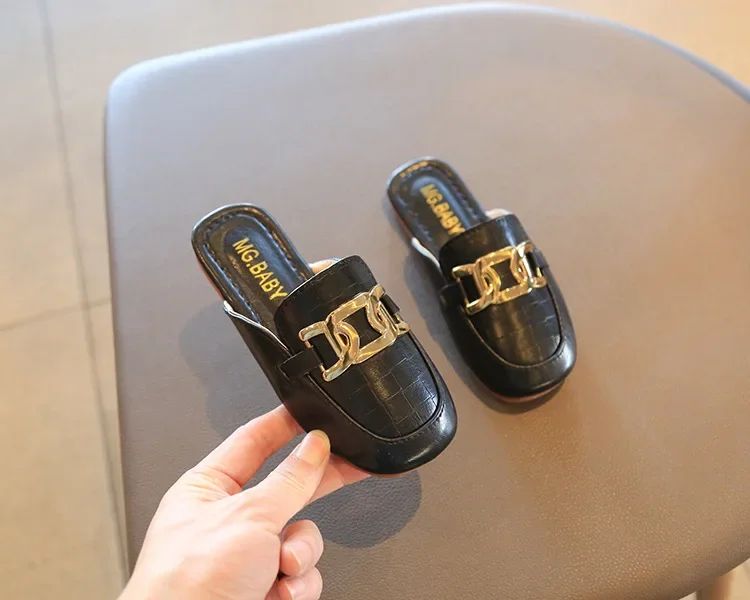 Children Sandals for Girls 2024 Summer New Girls Covered Toes Flat Leather Slippers Casual Lazy Metal Korean Kids Fashion Flats