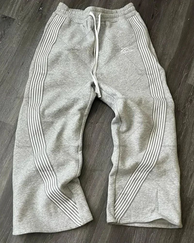 Calça Casual Bordada Cinza Y2k Camuflada Tática Funcional Masculina Feminina Premium Moletom com Cordão