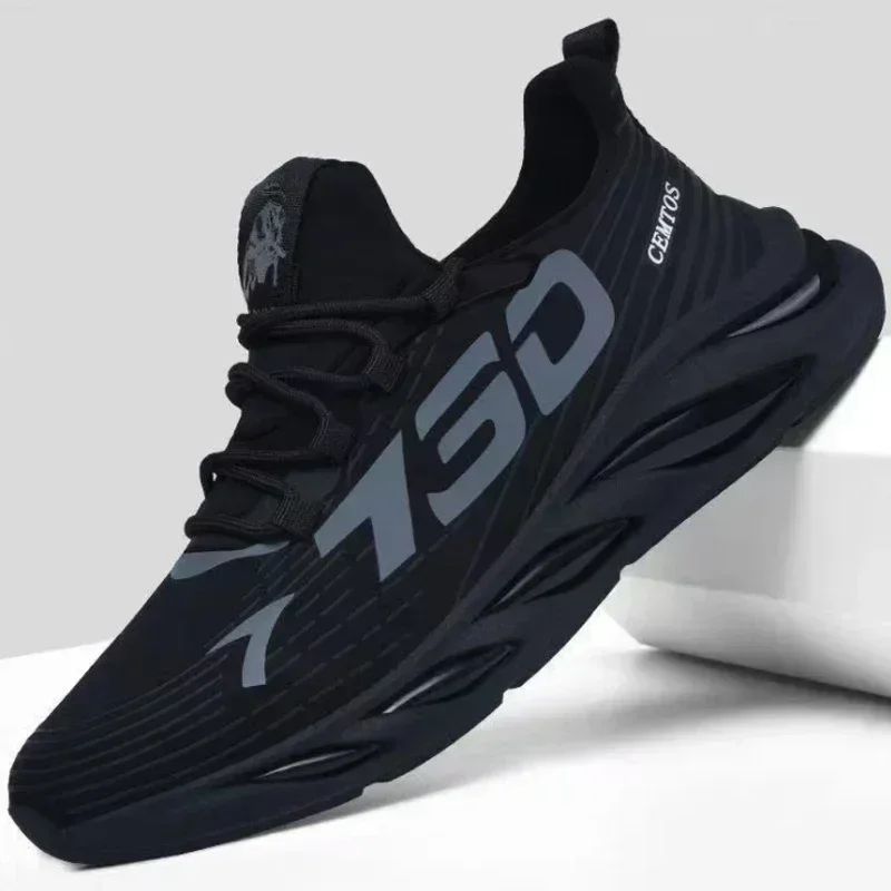 New Summer Men's Breathable Mesh Running Shoes Lightweight Sports Leisure Fashion Sneakers Trendy Brand