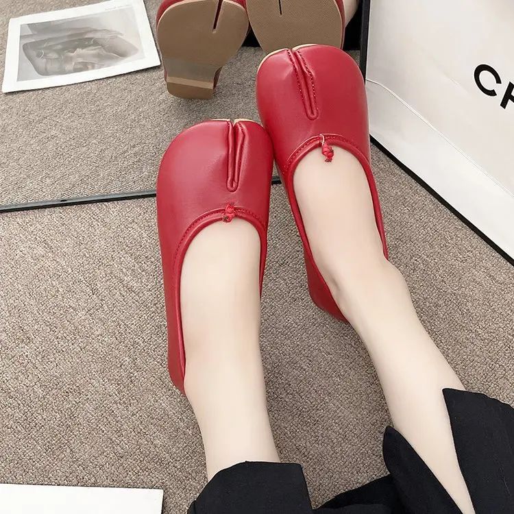 Japanese Style Tabi Ninja Shoes Women Cozy Leather Flats Split Hoof Toe Loafers Femme Mary Jeans Mocasines Ladies Ballerina Shoe