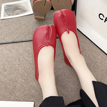 Japanese Style Tabi Ninja Shoes Women Cozy Leather Flats Split Hoof Toe Loafers Femme Mary Jeans Mocasines Ladies Ballerina Shoe