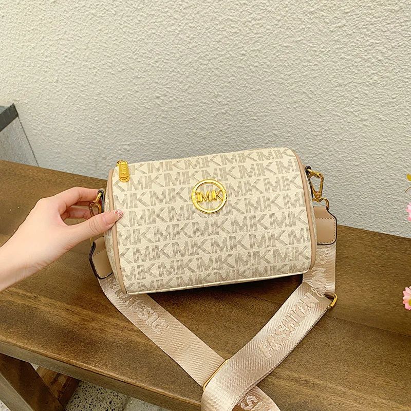 IMJK 22*14*11cm Women Shoulder Luxury Bags Designer Crossbody Chest Purses Handbag Women Clutch Travel tote Bag