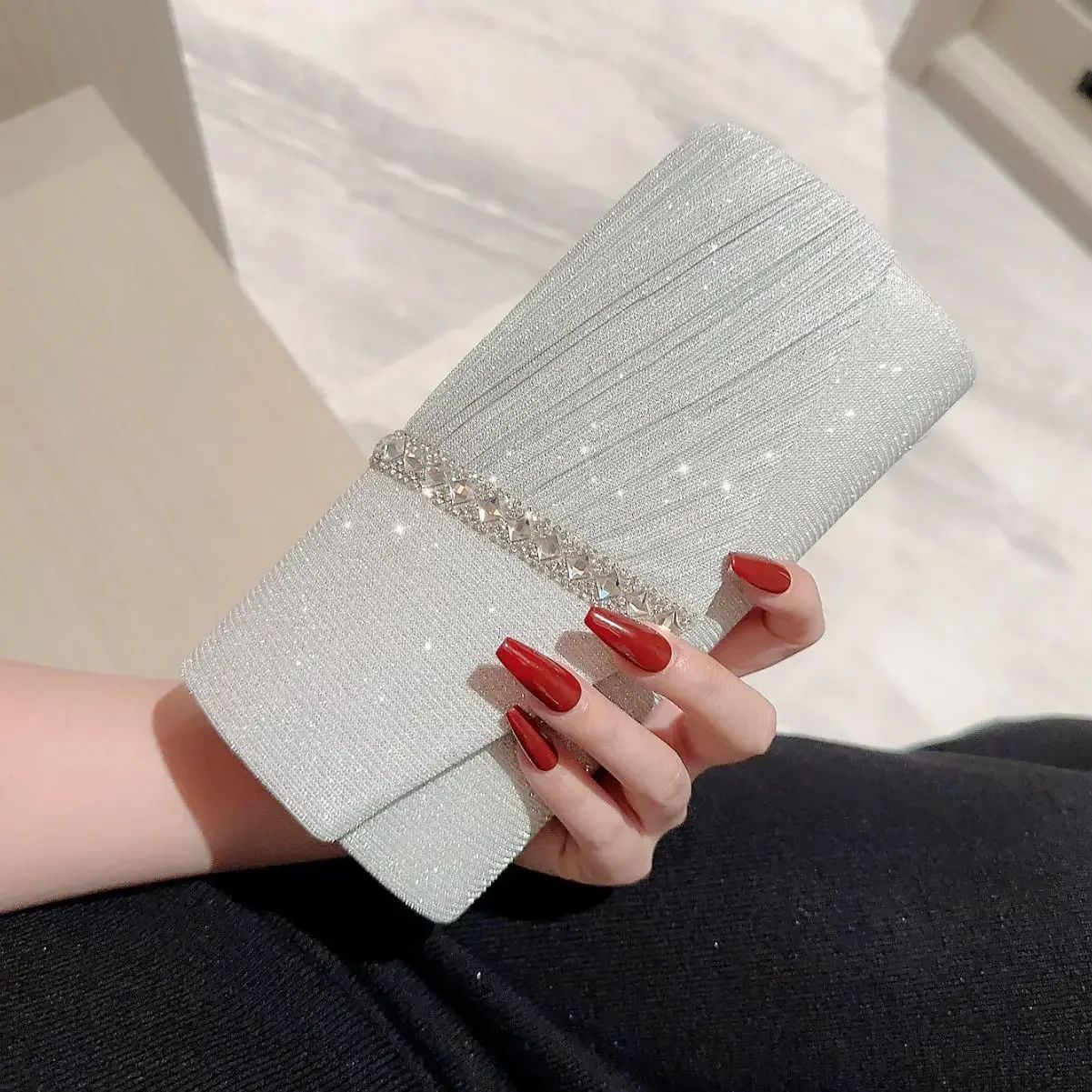 Wedding Party Handbag Ladies Glitter Silver Clutch Bag Envelope Evening Bag Fashion Elegant Long Purse Women Chain Shoulder Bags