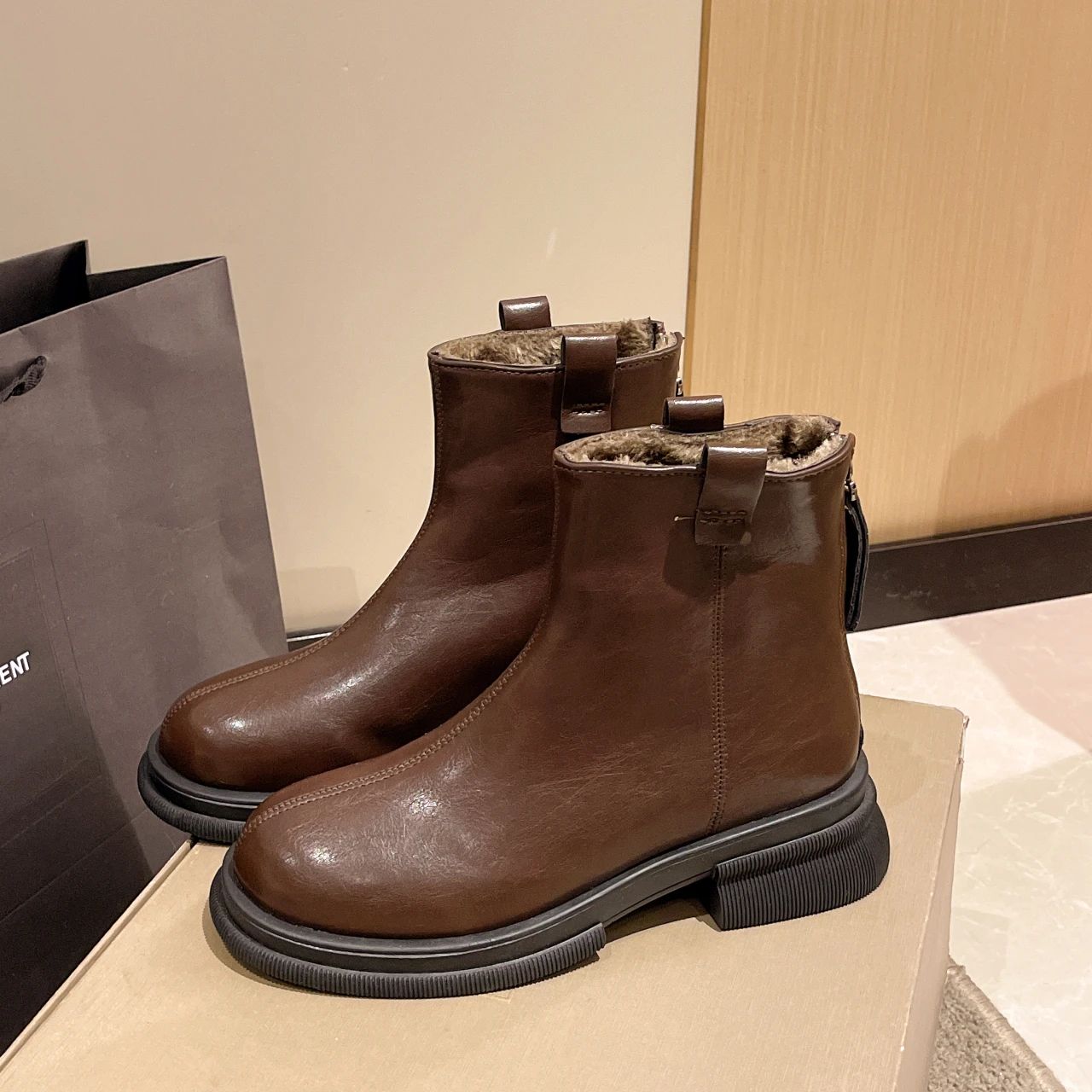 New Women Ankle Boots Fashion Female Square Heel Low-Heel Shoes Lady Boots Leather Woman Low-heel Keep Warm Ankle Boots Q109