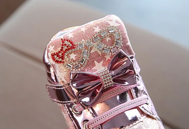 Children's Led Sneakers Girls Cute Glowing Princess Shoes Toddler Luminous Non-slip Footwear Kids Soft Bottom Lighted Sneakers