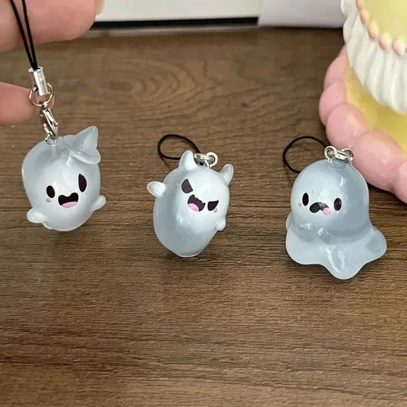 Creative Halloween Luminous Mini Cute Ghost Pendant Keychains Resin Keyring Key Holder for Kid Adult Festival Gifts Bag Charms