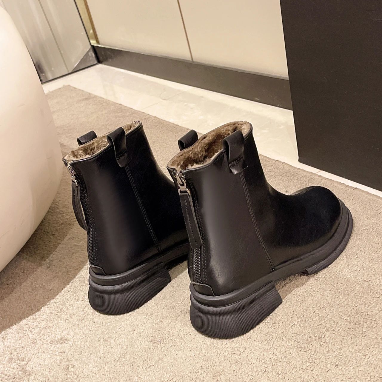 New Women Ankle Boots Fashion Female Square Heel Low-Heel Shoes Lady Boots Leather Woman Low-heel Keep Warm Ankle Boots Q109