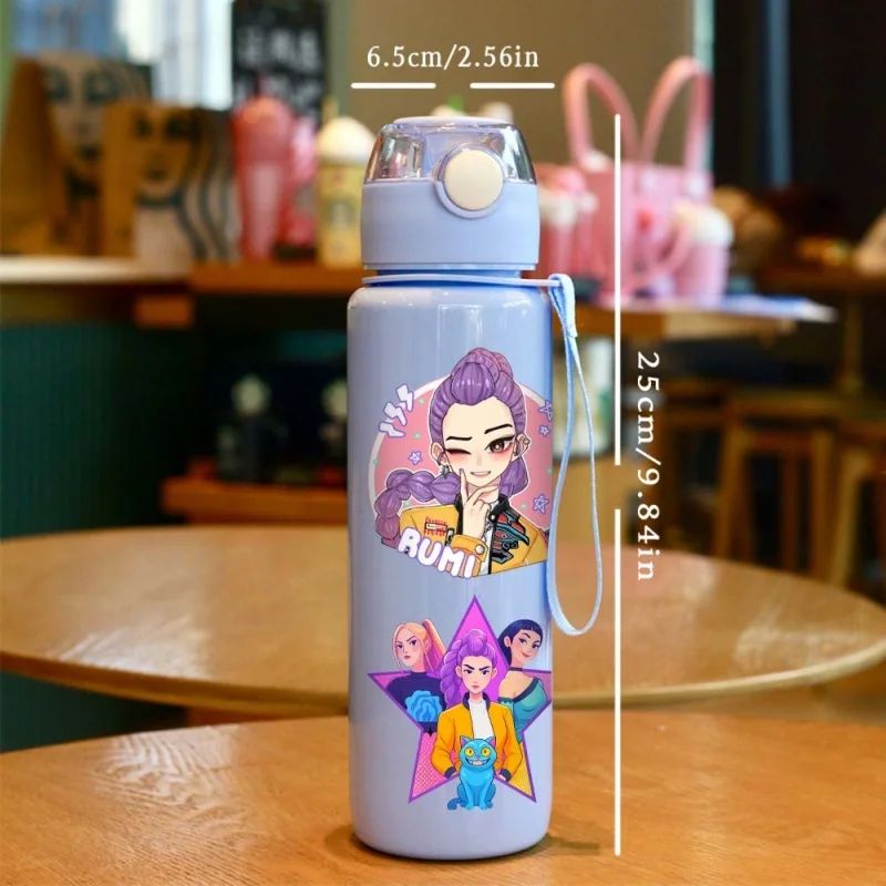Garrafa de água Kpop Demon Slayer com canudo 700ml Copo de anime de verão para crianças Meninas Meninos Caneca esportiva ao ar livre Acessório de escola e escritório Presente
