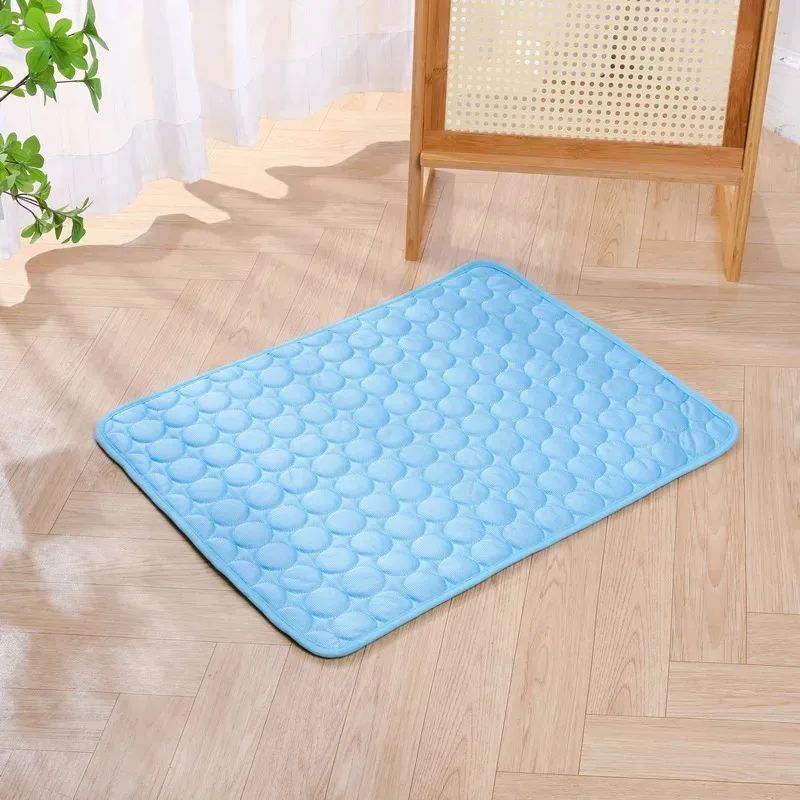 Almofada de resfriamento para cães Tapete de verão para cães Gatos Cobertor Sofá Respirável Cama para cães Tapete de verão para cachorros Capa para assento de carro Suprimentos para animais de estimação