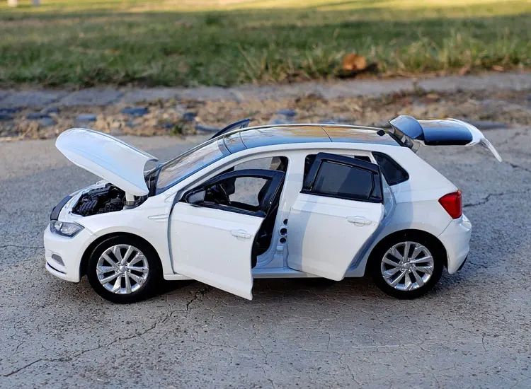1:32 Volkswagens POLO Liga Carro Modelo Diecasts & Veículos de Brinquedo Metal Carro de Brinquedo Modelo Simulação Miniatura Escala Brinquedos Presente
