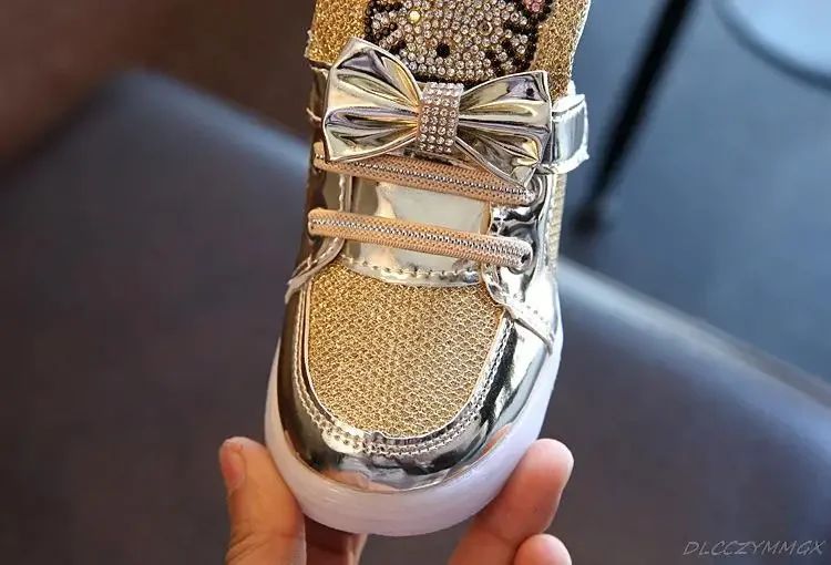 New Disney Children Luminous Shoes Boys Girls Hello Kitty Shoes Flashing Lights Fashion Sneakers Toddler Little Kid LED Sneakers