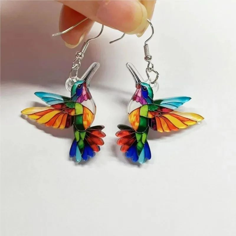 Colar de Acrílico Beija-flor Colorido Formato de Pássaro para Mulheres Meninas Pingentes de Pescoço Joias de Primavera Verão 2025 Presentes de Festa