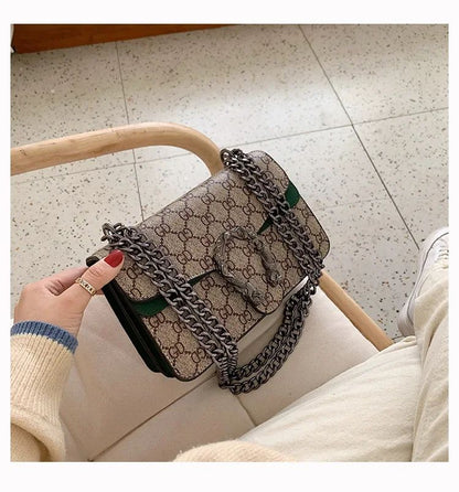 Women Stylish Retro Print Shoulder Crossbody Bag Fashionable Chain Underarm Purse Medium Hardness Polyester Lining