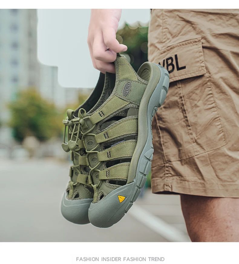 2025 Summer Men's Sandals Thick soled Baotou beach shoes Outdoor oversized casual Shoes Male lightweight hollow sandals Homme