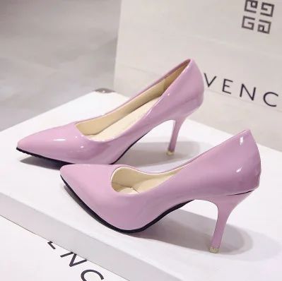 Novos scarpins de salto alto femininos de cor sólida, sapatos de moda femininos de couro envernizado, salto fino e bico fino, sapatos de casamento, tamanho 44