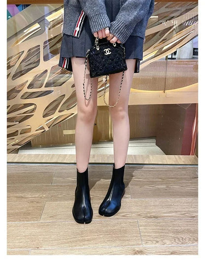 2025 Stretch Slip On Chelsea Boots Woman Split Toe Low Heels Ankle Botas Feminina Tabi Shoes Winter Patent/Matte Leather Botines