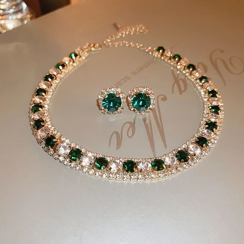 Conjunto de Joias Femininas Modernas com Colar e Brincos Decorados com Strass, Acessórios da Moda para Festas e Decoração de Roupas do Dia a Dia