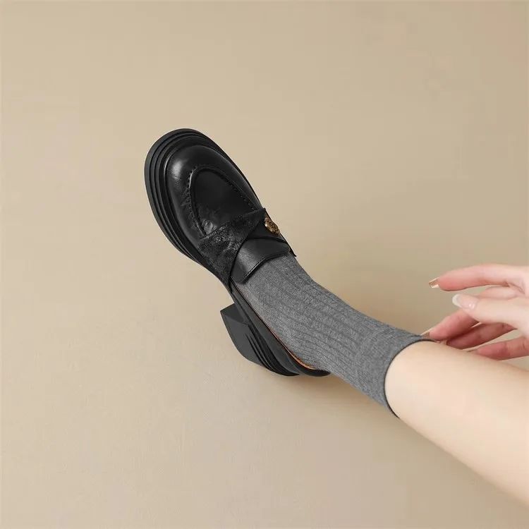 Sapatos Femininos Mary Jane Retrô da Moda Primavera Outono Sapatos Casuais Versáteis Femininos Salto Alto Lolita Sapatos de Couro