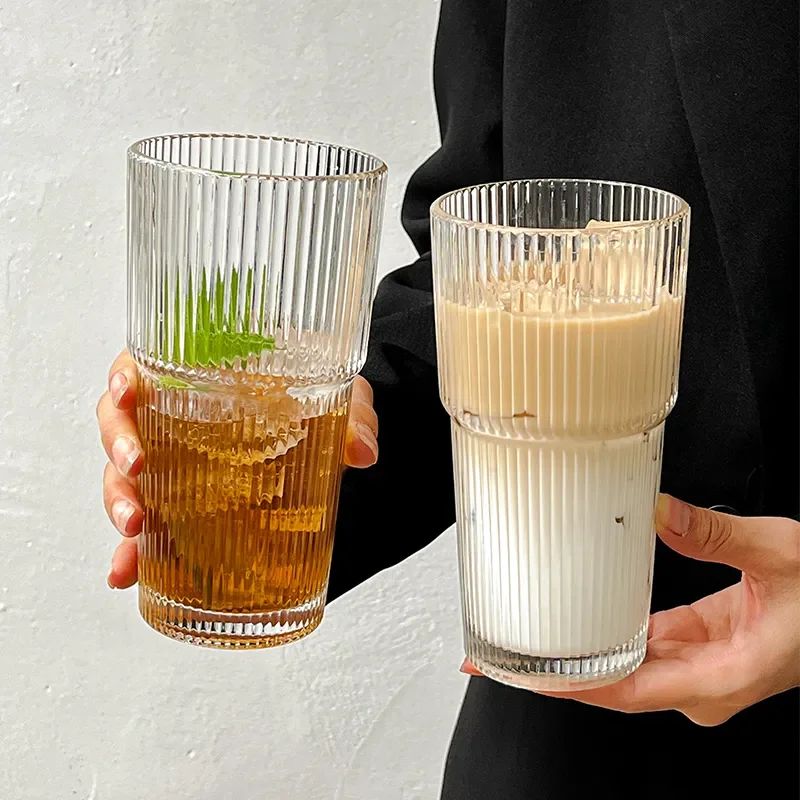 Copo de Café de Vidro Listrado 600ML com Tampa e Canudo Copos Transparentes para Suco Leite Chá Canecas de Café Gelado Utensílios para Beber