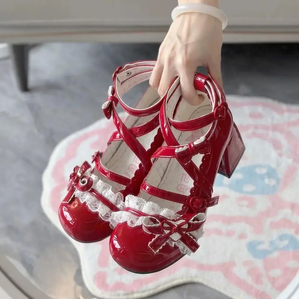 Sapatos de salto alto Lolita vermelhos, sapatos de salto grosso de renda para primavera e outono, sapatos de couro envernizado Mary Jane para mulheres
