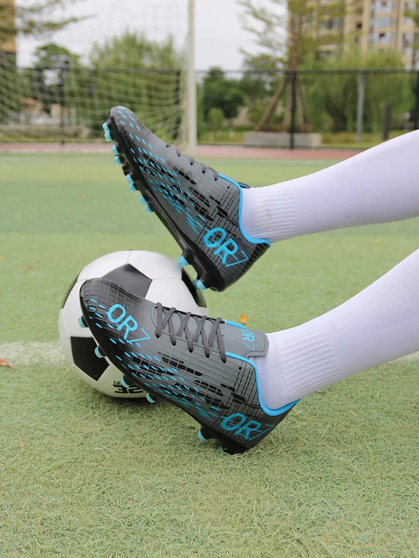 TF/FG Football Field Boots Original Men Women Studded Football Shoes Turf Match Ultralight Soccer Shoes Cleats Unisex Resistant