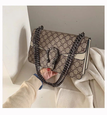 Women Stylish Retro Print Shoulder Crossbody Bag Fashionable Chain Underarm Purse Medium Hardness Polyester Lining