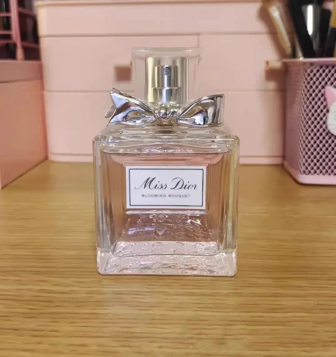 100ML Ladies Perfume Light Fragrance Fresh Brand Romantic Date Long-lasting Charm Confident Rose Fragrance Body Spray