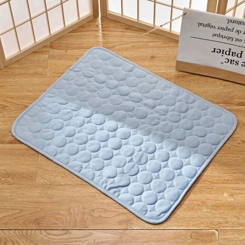 Almofada de Verão para Pets Refrigerada Gel de Seda para Cães e Gatos Ninho Respirável Colchonete de Dormir Refrescante