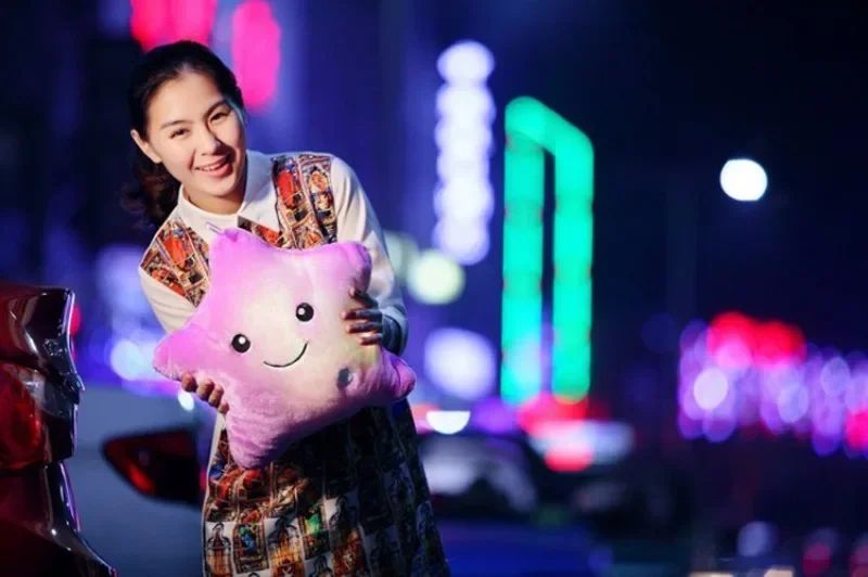 Luminous Star Plush Throw Pillow Bright Led Light Star Stuffed Cushion Sofa Decorative Pillow Office Sleeping Back Cushion Decor