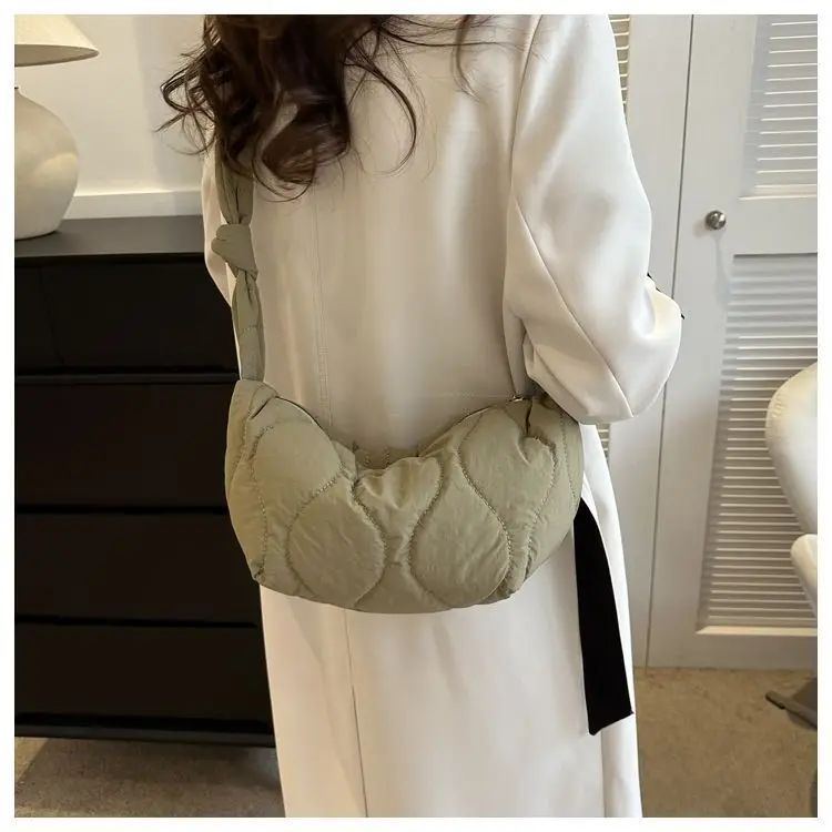 Puffer Shoulder Bag for Women Soft Down Cotton Padded Tote Handbag Purse Quilted Cross Body Bag Solid Color Bubbles Cloud Bag