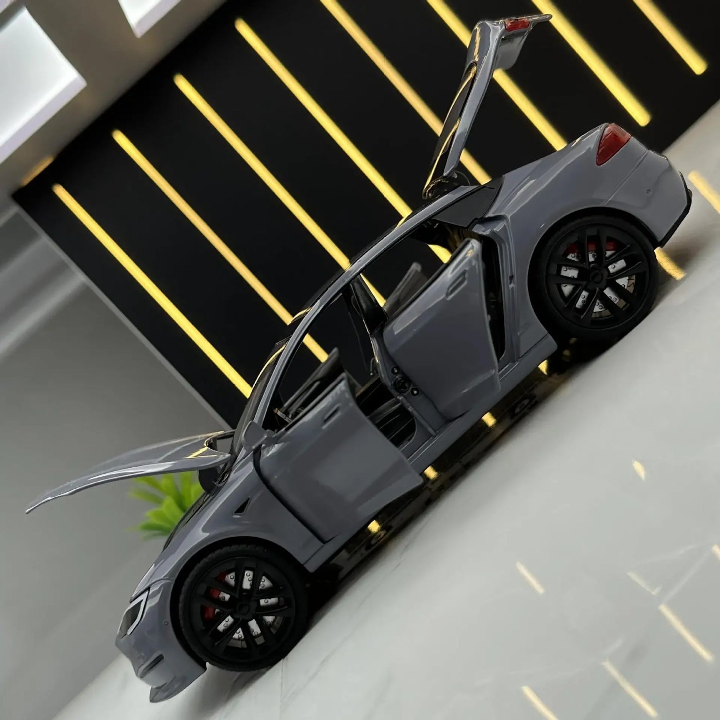 1:24 Tesla Model S Miniatures Simulation Alloy Metal Diecast Model Car Sound & Light car Toys for Kids Gifts for Boyfriend C270