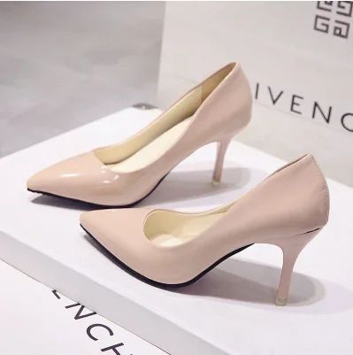Novos scarpins de salto alto femininos de cor sólida, sapatos de moda femininos de couro envernizado, salto fino e bico fino, sapatos de casamento, tamanho 44