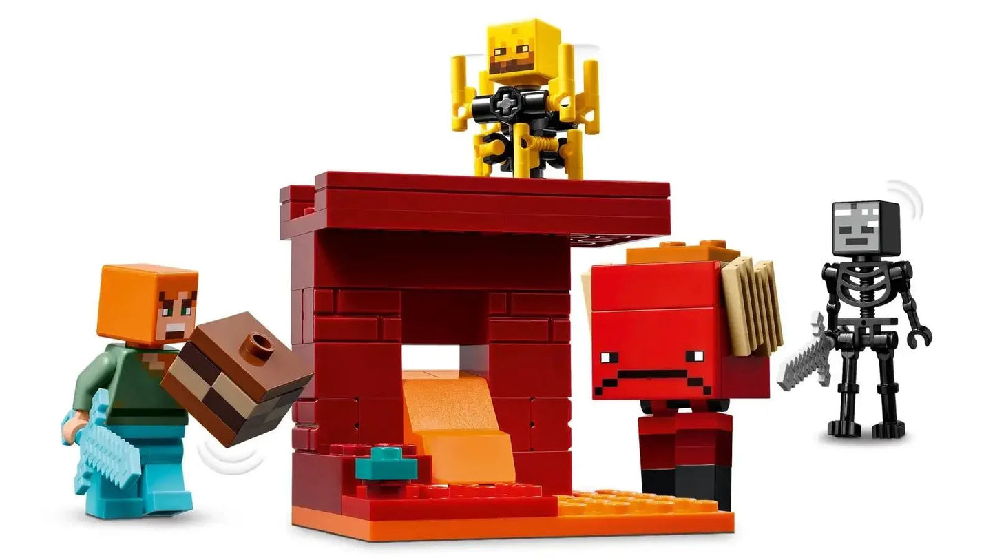 LEGO® Minecraft® Batalha de Lava do Nether Grande Diversão de Construir e Brincar para Meninos e Meninas a Partir de 6 Anos Presente de Aniversário e Natal 21266 99 Peças