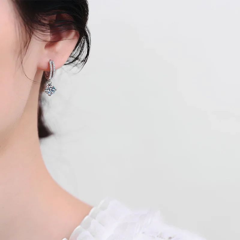 Brincos de Ouro Branco 14K AU585 Platina PT950 moissanite clássicos quatro garras cor D 1 quilate para mulheres