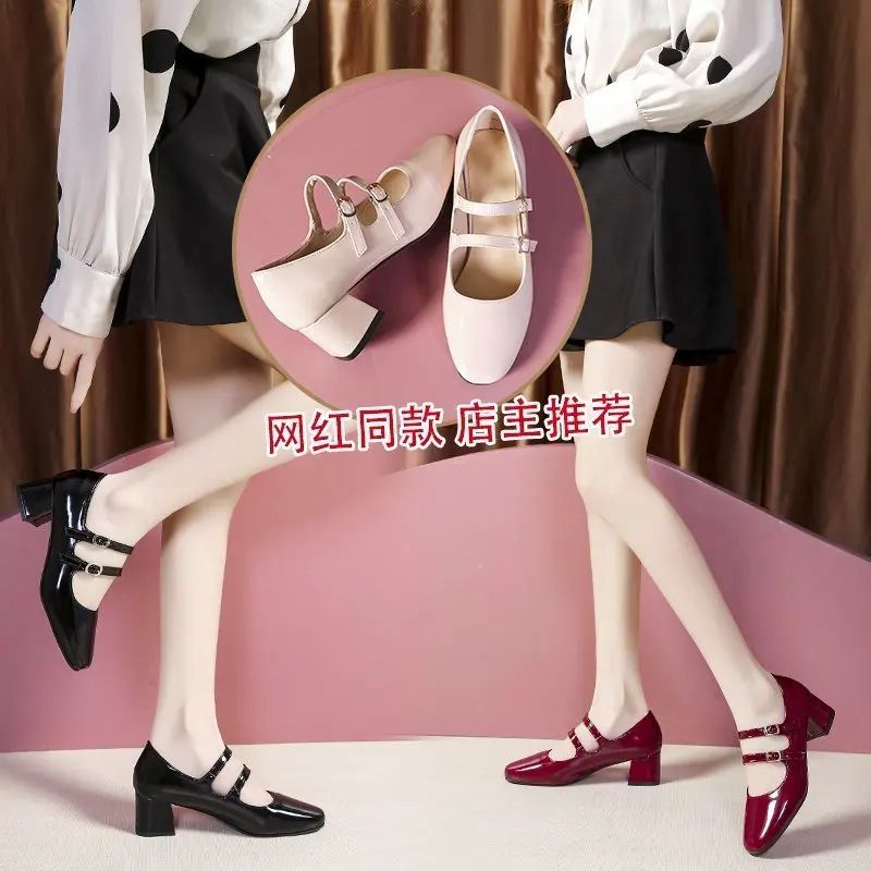 Sapatos Femininos Mary Janes com Fivela Dupla Primavera Outono Sapatos de Vestido em Couro Envernizado Scarpins Salto Alto Sapatos Retrô para Senhoras Preto Vermelho