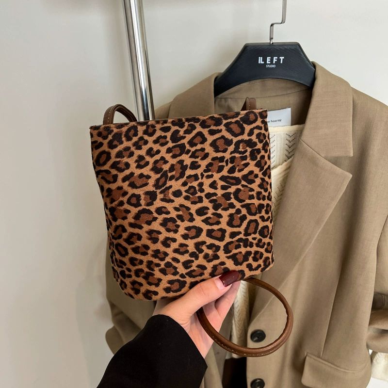 Design PU Suede Leopard Shoulder Bags for Women 2025 New Winter Crossbody Bag Females ?Luxury Handbags and Purses Bucket