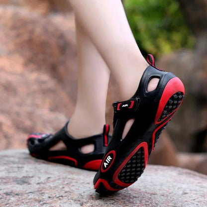 Unique 2022 Summer Couple's Beach Sandals Outdoor River Swimming Plus Size Men's Sandals Dialed Design Casual Comfort