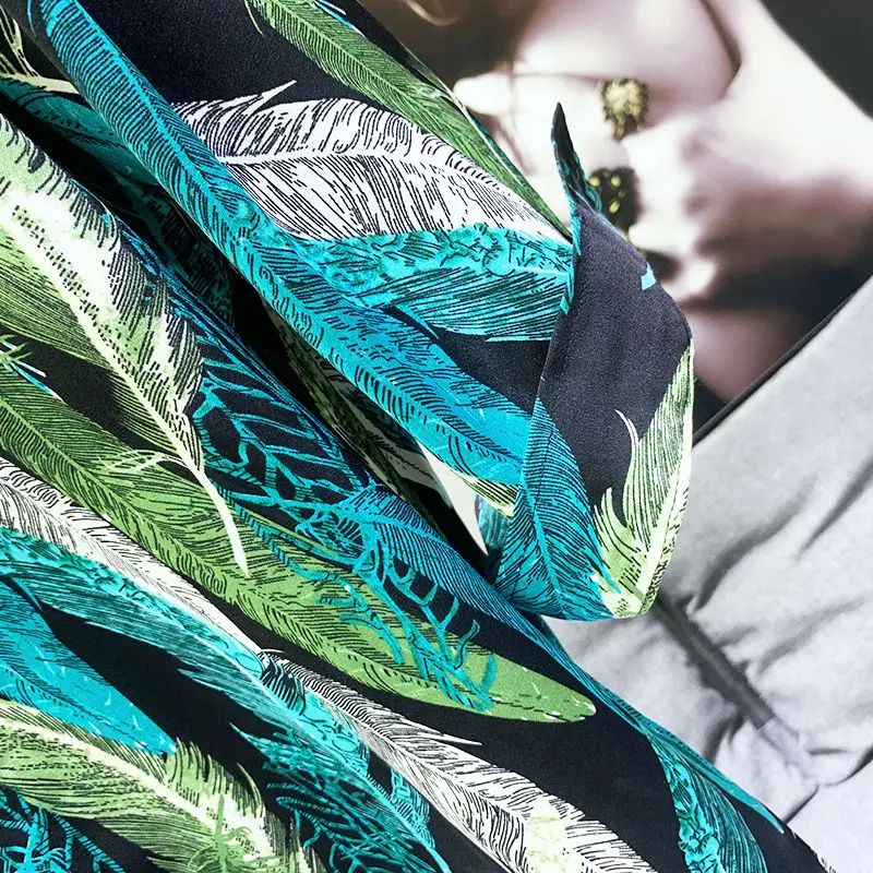 Retro Feather Print Quarter-sleeved Shirt Men's New Korean Style Slim Design Niche Mid-sleeved Floral Shirt