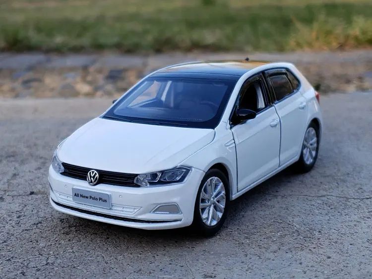1:32 Volkswagens POLO Liga Carro Modelo Diecasts & Veículos de Brinquedo Metal Carro de Brinquedo Modelo Simulação Miniatura Escala Brinquedos Presente