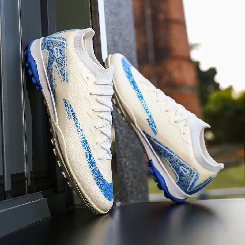 New Men Football Boots Ultralight Soccer Shoes Cleats Long Spikes Match Breathable Indoor Sneakers Training Drop Shipping