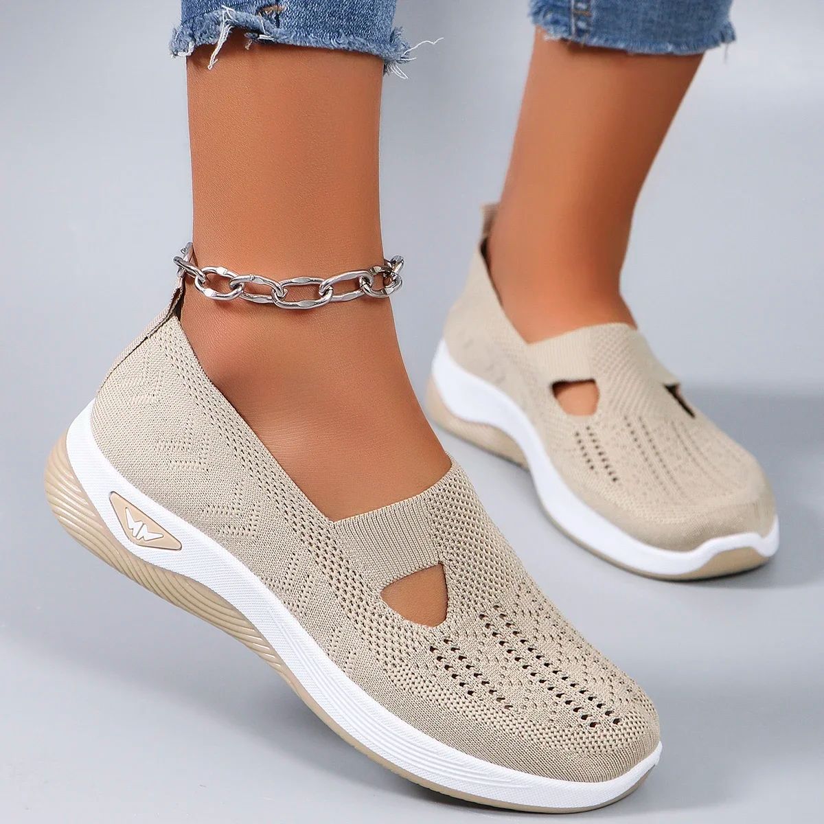Women's Shoes 2025 Spring New Middle aged and Elderly Mom Shoes Soft soled Breathable Women's Casual ShoesSports Shoes
