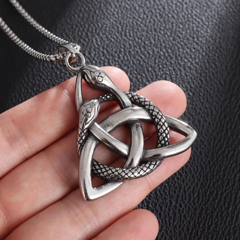 Colar de Pingente de Caveira Demoníaca Enrolada de Cobra Gótica Vintage para Homens Meninos Festa de Rock Halloween Joia de Presente