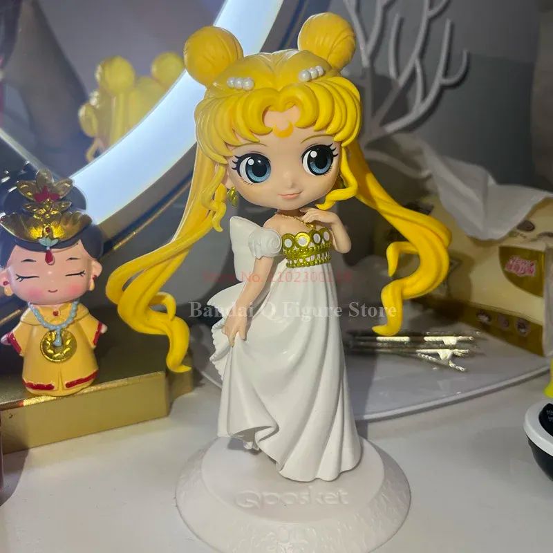 Bandai Original Qposket Sailor Moon Tsukino Usagi Chiba Mamoru Action Figure Vestido de Noiva Ver Estatueta Pvc Estátua Boneca Brinquedos