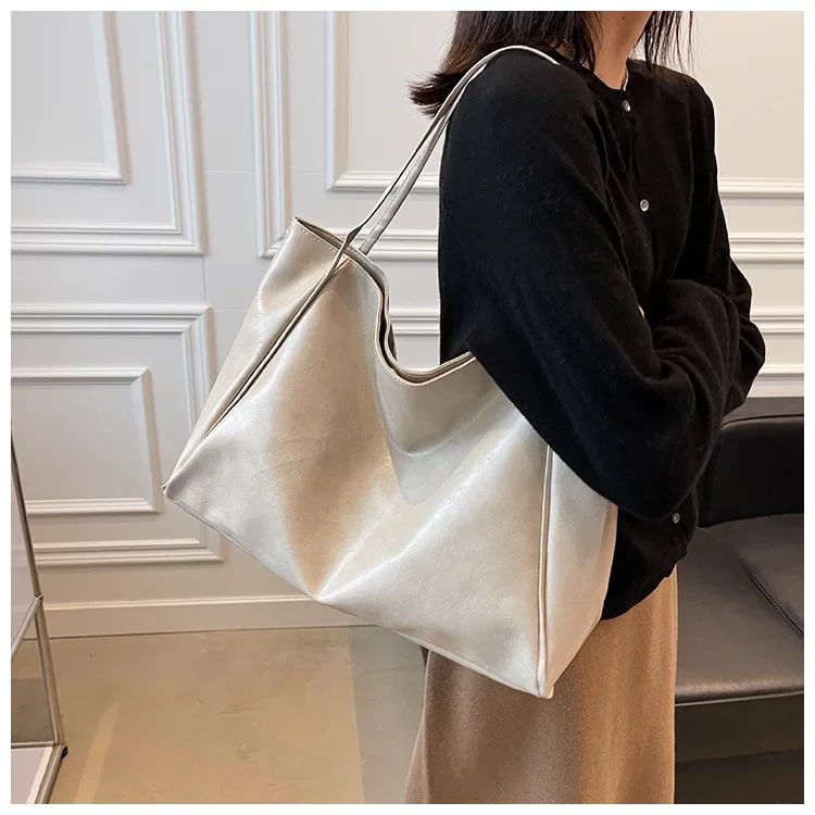 Large women's bag Fashion Underarm Pouch Large Capacity Soft Pu Leather Shoulder Bag Retro Crossbody Bag Casual Portable Bucket